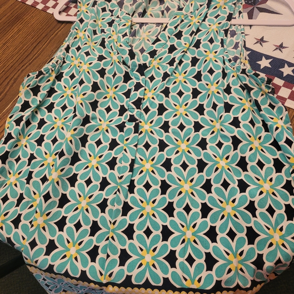 Rayon tank  size lg